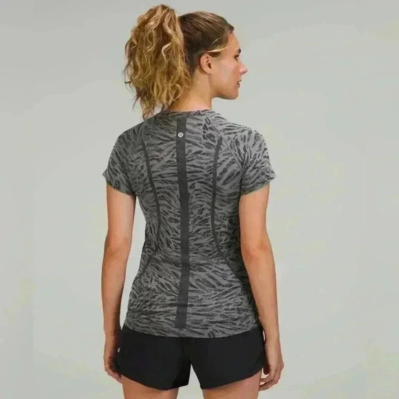 Lululemon Swiftly Tech Short Sleeve Shirt 2.0 - Picture 4 of 6